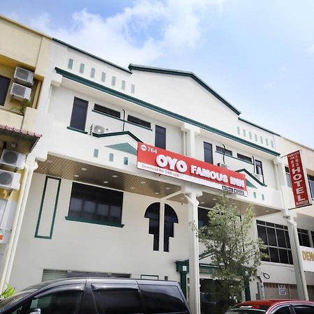 Oyo 764 Hotel Famous Inn Malacca Exterior photo