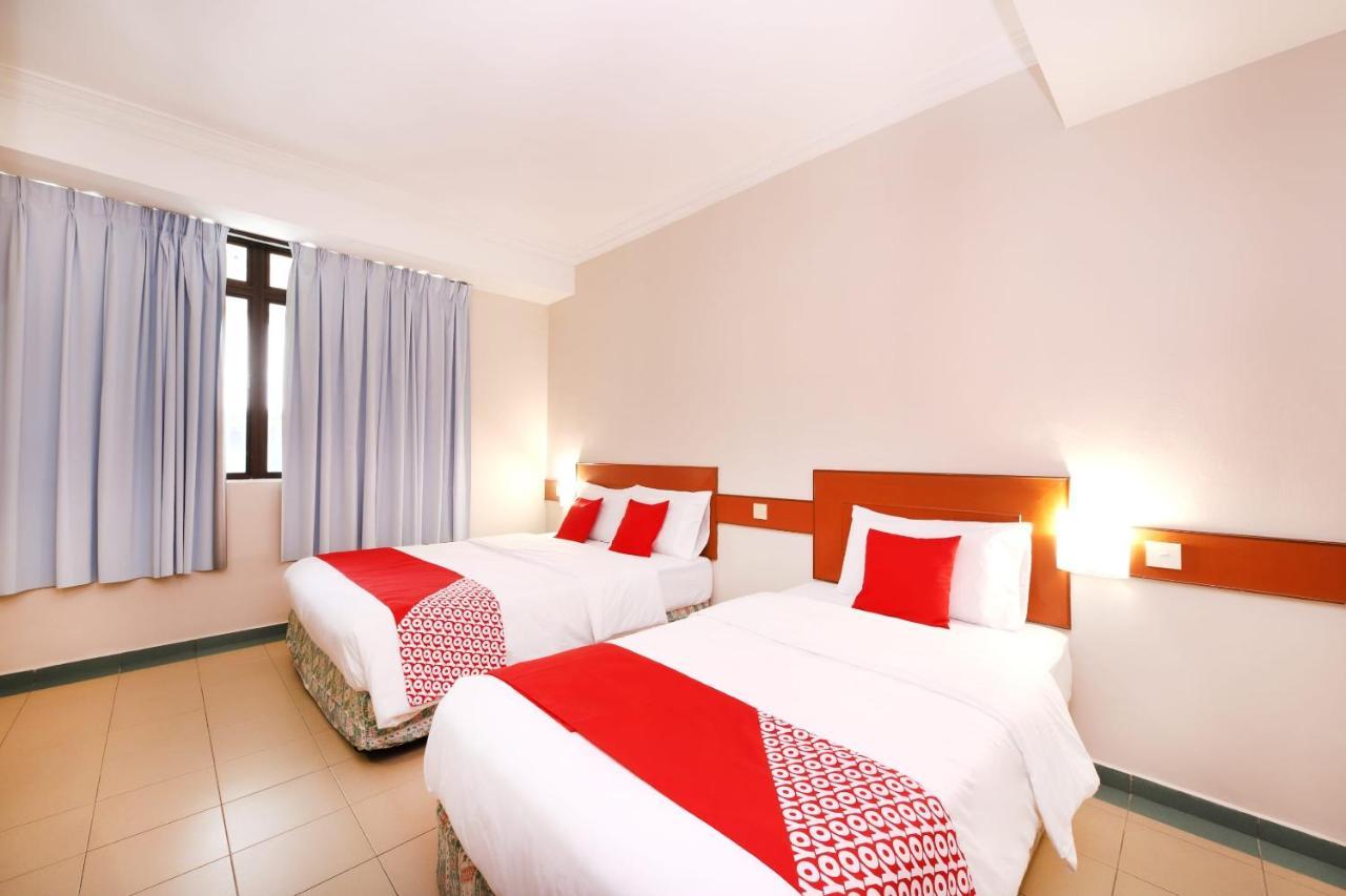 Oyo 764 Hotel Famous Inn Malacca Exterior photo