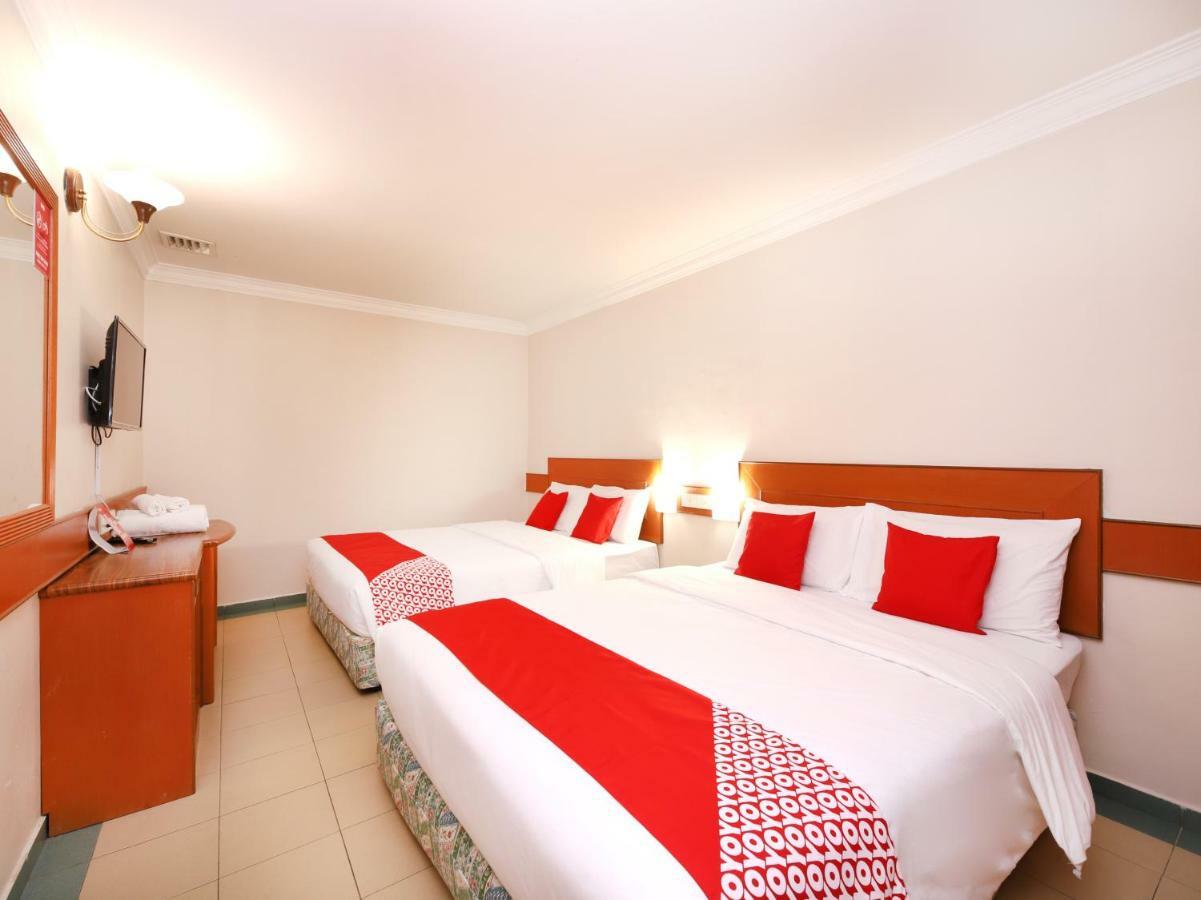 Oyo 764 Hotel Famous Inn Malacca Exterior photo